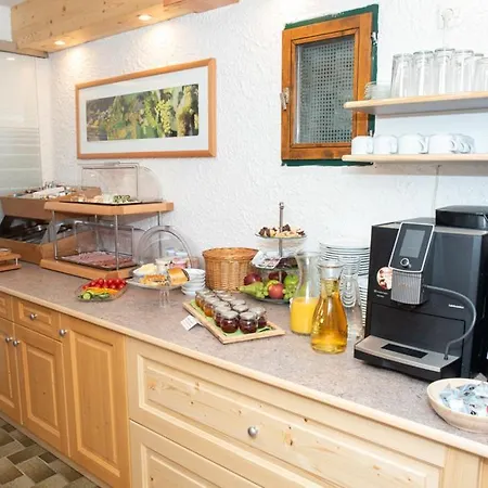 B&B Gaestehaus Schuetz *
