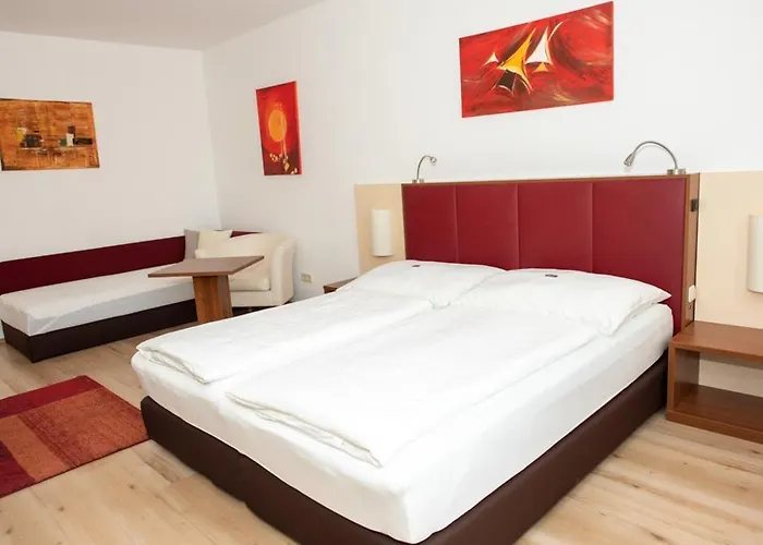 Gaestehaus Schuetz Bed & Breakfast 3*